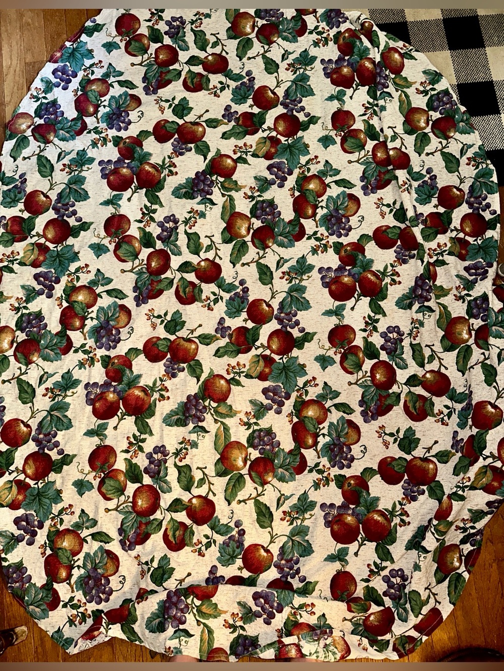 Vintage Sakura Fruit-Print Oval Tablecloth in Red, Green & Purple